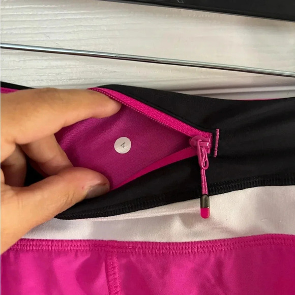 Lululemon Groovy Run Short *4-way Stretch - Picture 5 of 5